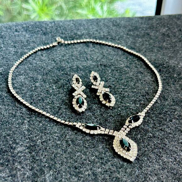 Mid-Century Clear Rhinestone and Black Stone Drop Necklace and Earrings Set - Picture 10 of 10